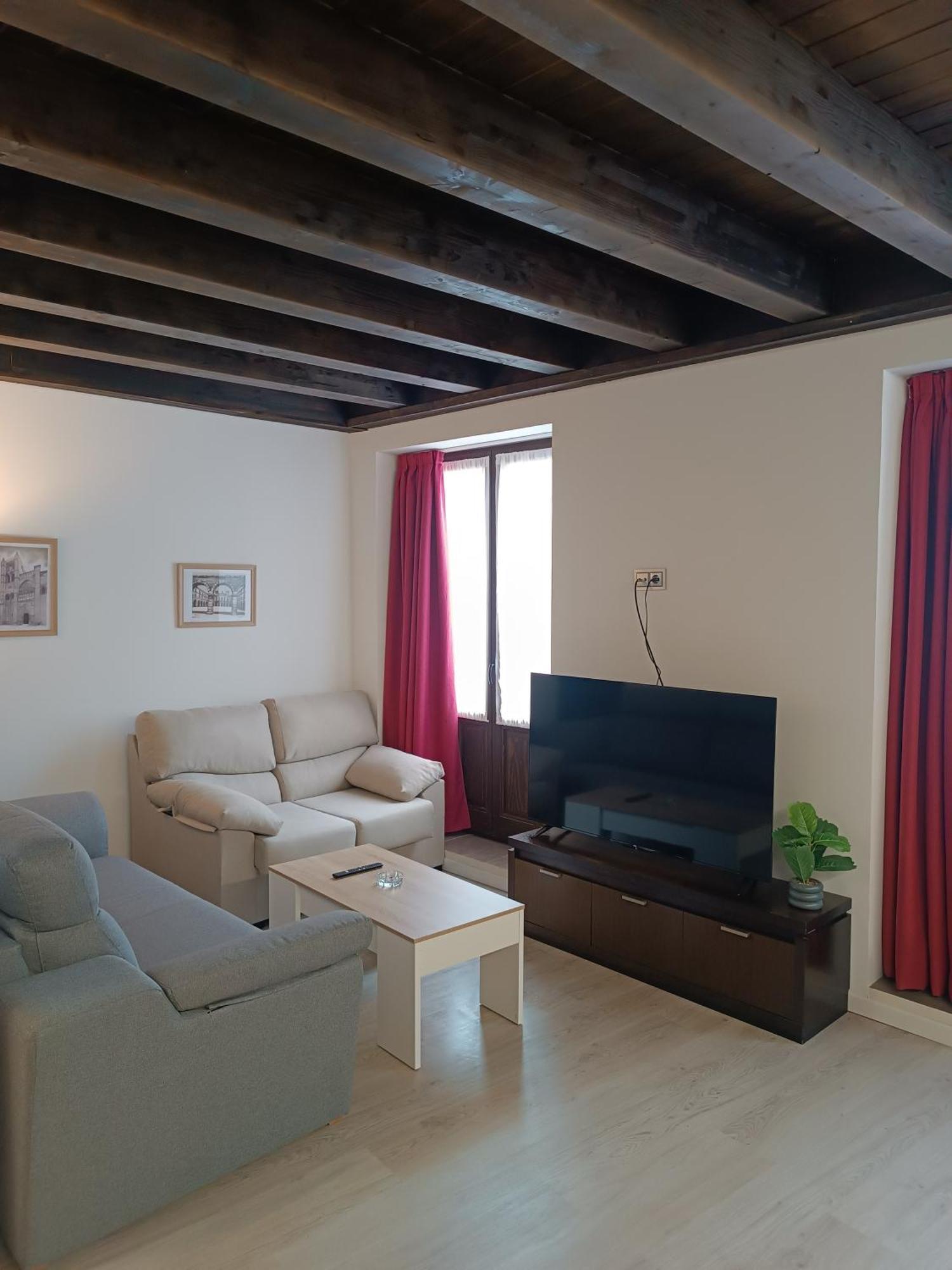 Turisticos Puerta Del Puente 1-3 Apartamento Ávila
